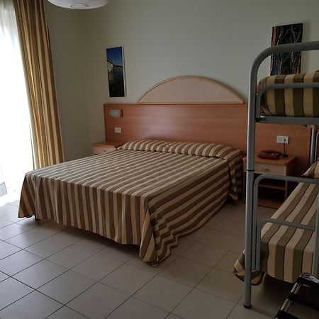 Hotel Jollino Pineto Kültér fotó