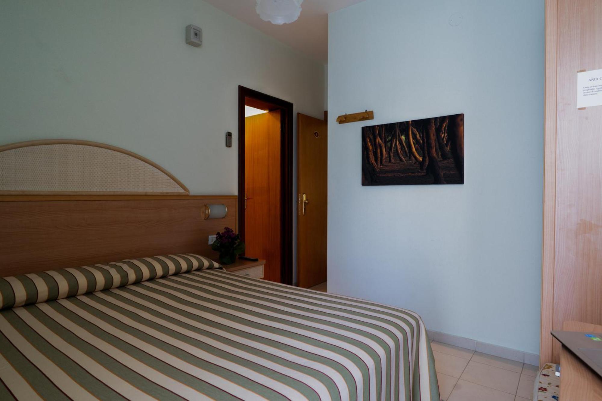 Hotel Jollino Pineto Kültér fotó