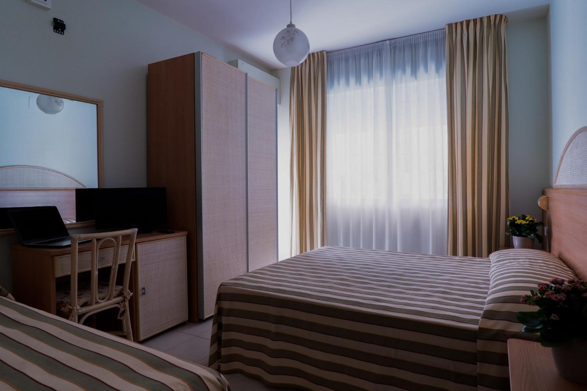 Hotel Jollino Pineto Kültér fotó